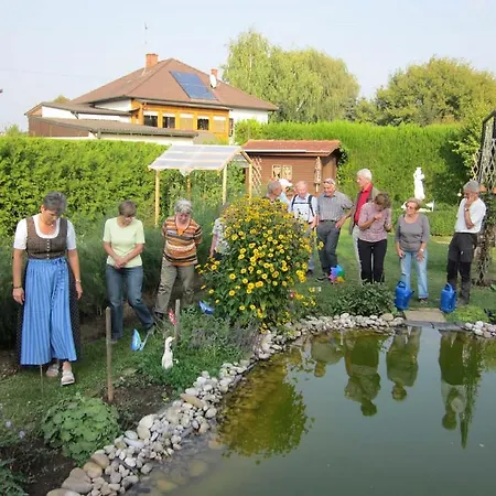 Privatunterkunft Fam. Rauscher *